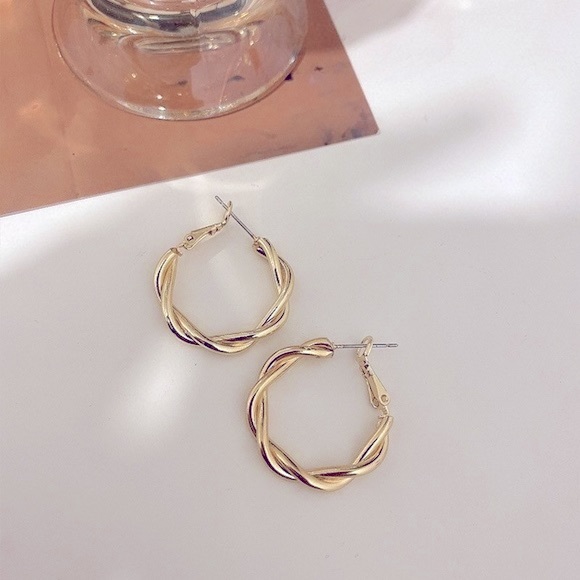 Vintage Womans Twisted Hoop Earrings 14K Yellow Gold Polished 20mm Hinged Back - Picture 2 of 10